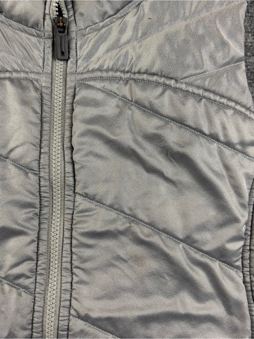SMARTWOOL Women’s Silver Grey Smartloft 150 insulated Puffer Vest size: Medium - Picture 5 of 9